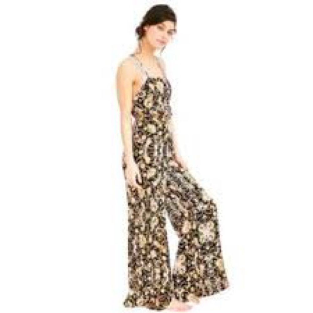 Evereve Black and Cream Floral Print Jumpsuit